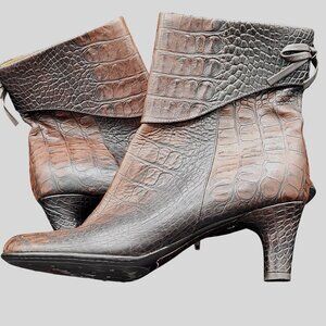 Womans leather boho-chic faux crocodile print warm chocolate brown side zip boot